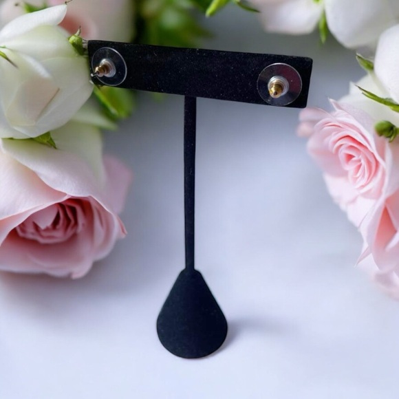 Kate Spade Mother Of Pearl Flower + Pearl Stud Earrings Gold (2 Pair In One) - Picture 4 of 4